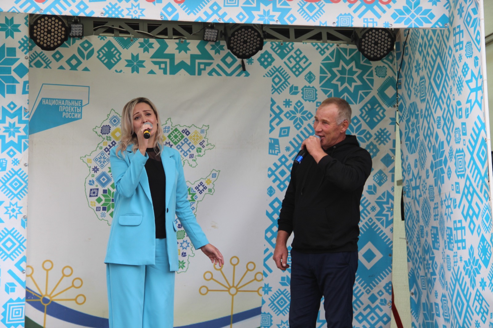 В Татышлинском районе специалисты автоклуба  представили зрителям концертную программу «Мелодии осени»