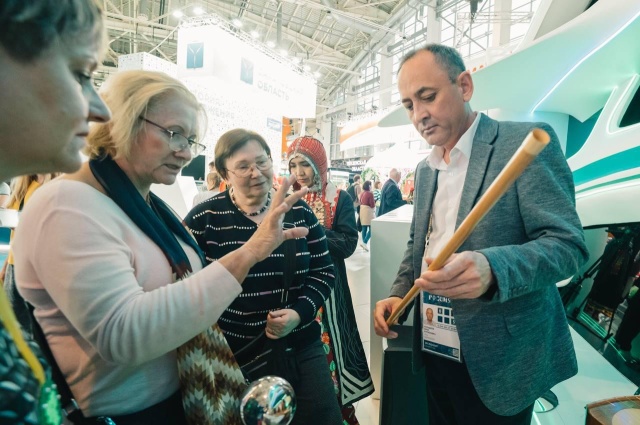 На выставке ВДНХ в Москве посетителей знакомят музыкальным наследием Башкортостана