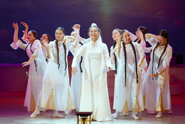 Өфөлә Башҡортостандың халыҡ сәсәне Розалиә Солтангәрәеваны юбилейы менән ҡотланылар