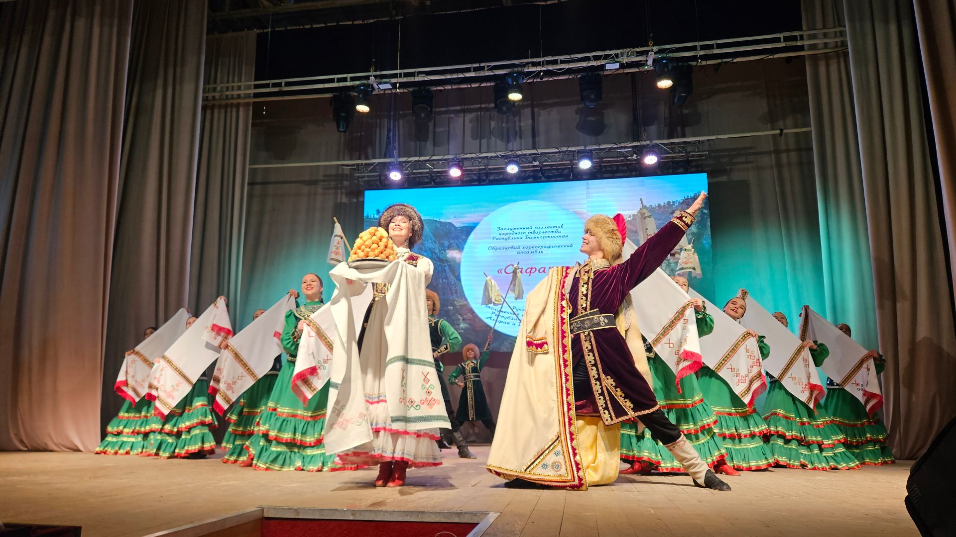 Республиканский фестиваль народных коллективов самодеятельного художественного творчества продолжает работу