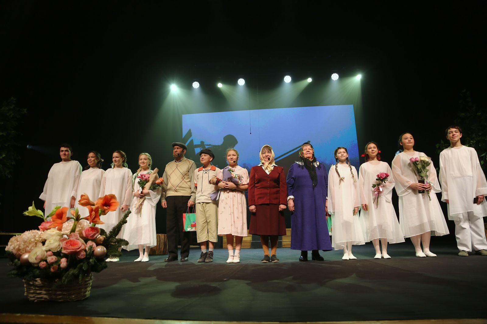 В Национальном молодежном театре состоялся показ спектакля «Дети войны» (воспоминания)