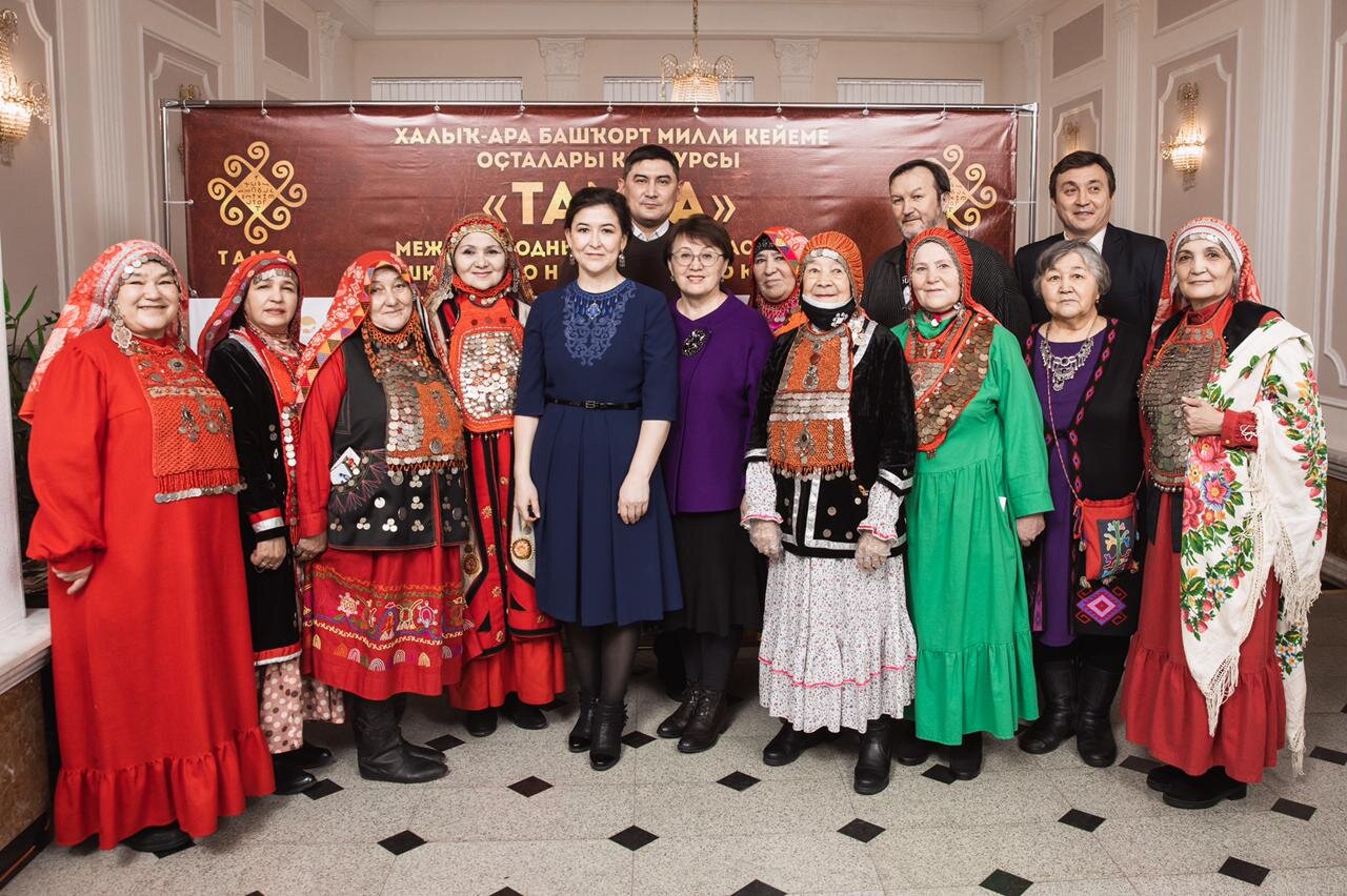 В Уфе открылась выставка Международного конкурса мастеров башкирского национального костюма «Тамға» и фотовыставки «Этноракурс»
