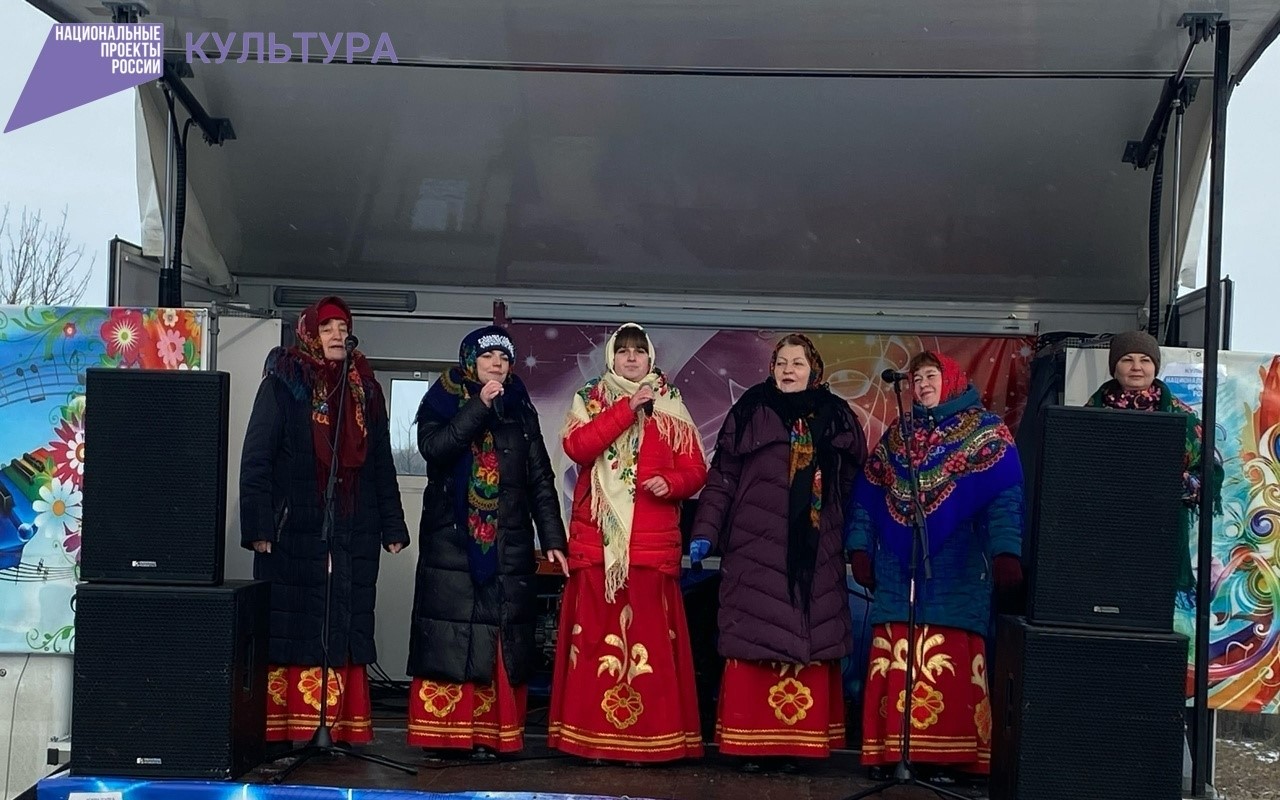 Артисты автоклуба Зилаирского района порадовали концертной программой жителей д. Бикъян 