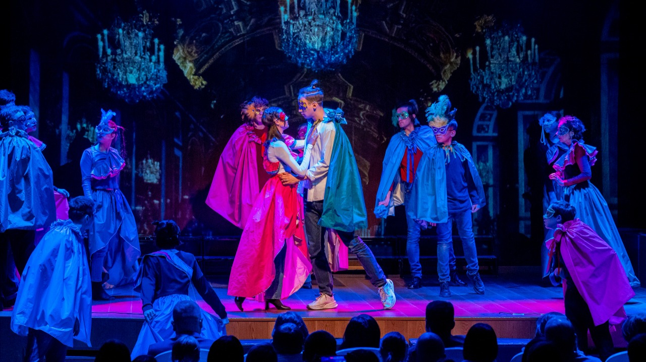 Народный театр «Лики» - победитель регионального этапа фестиваля «Театральное Приволжье» покажет яркую версию спектакля «Ромео и Джульетта»