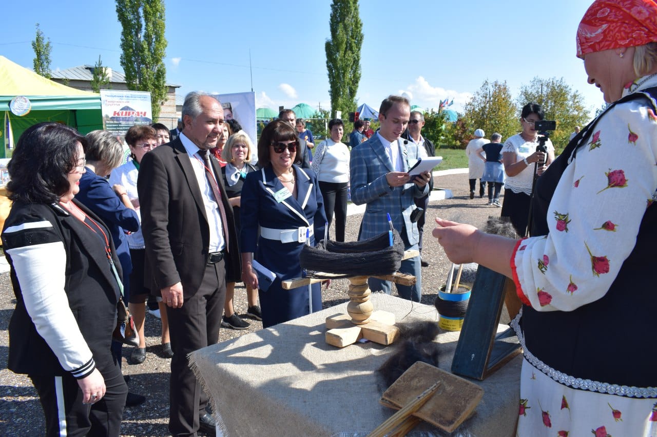 В Куюргазинском районе состоялся Открытый фестиваль ремёсел и промыслов  «Радуга ремёсел» - Республиканский центр народного творчества Республики  Башкортостан