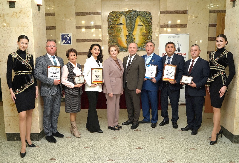 В Национальном молодежном театре им. Мустая Карима наградили победителей трёх республиканских конкурсов