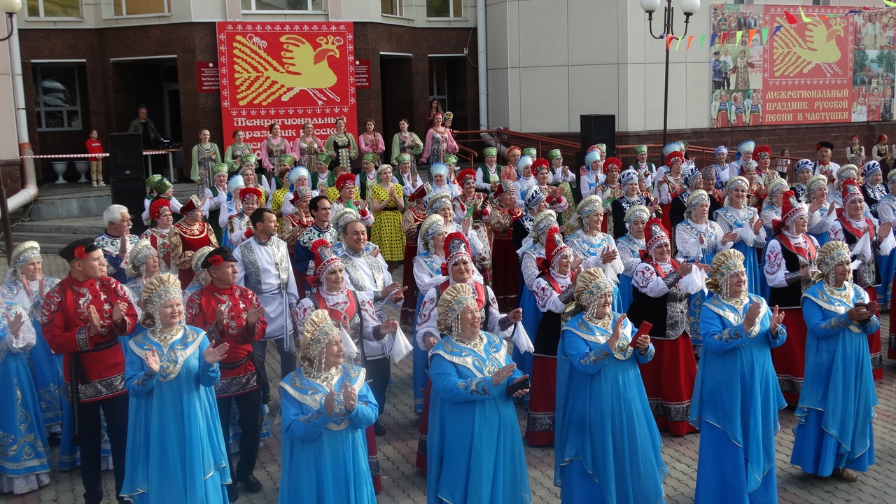 В XVII Межрегиональном празднике русской песни и частушки участвуют  около 60 конкурсантов