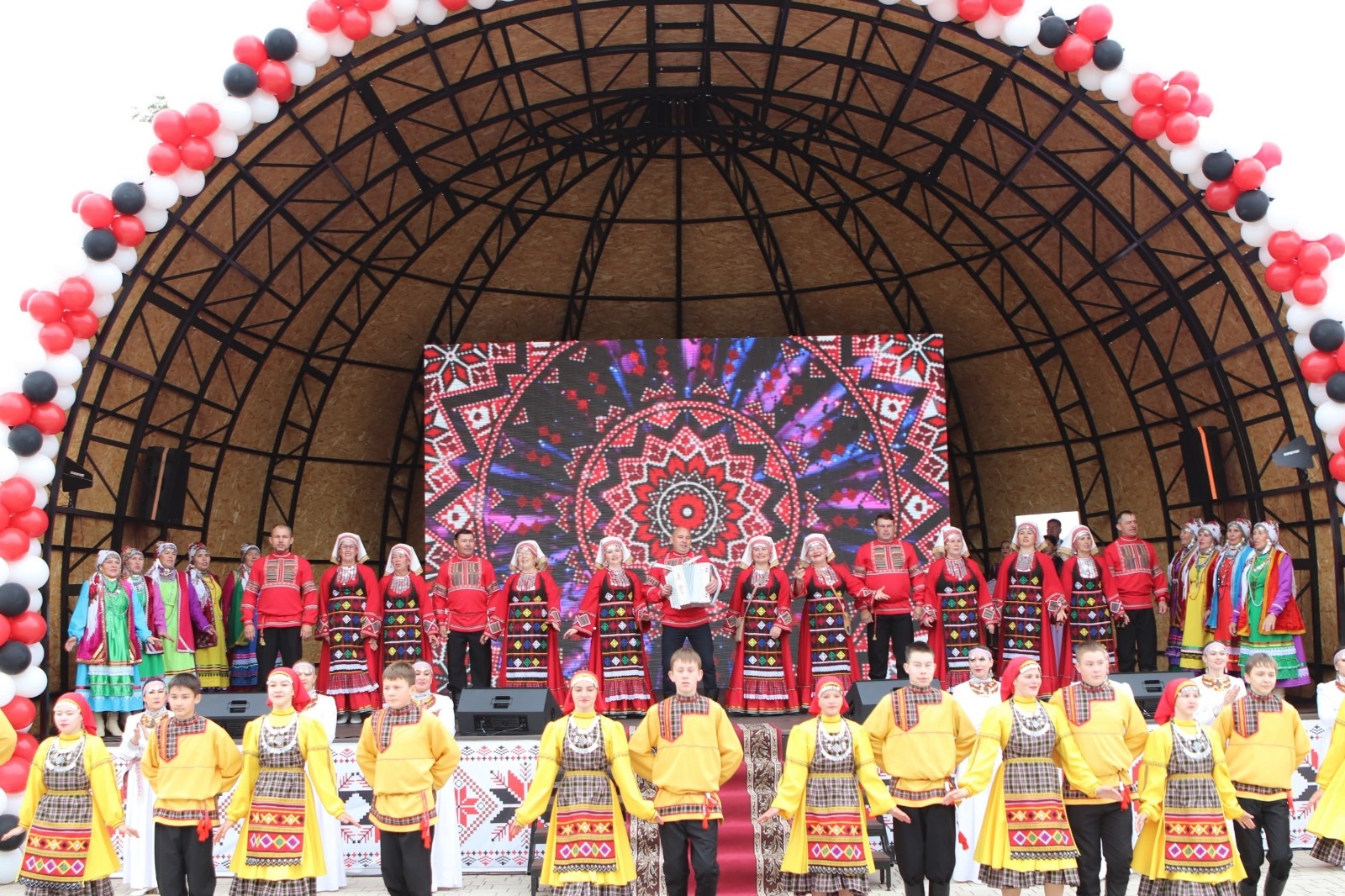 «Драгоценные россыпи» культуры: в Башкортостане состоялся X Межрегиональный фестиваль удмуртских коллективов
