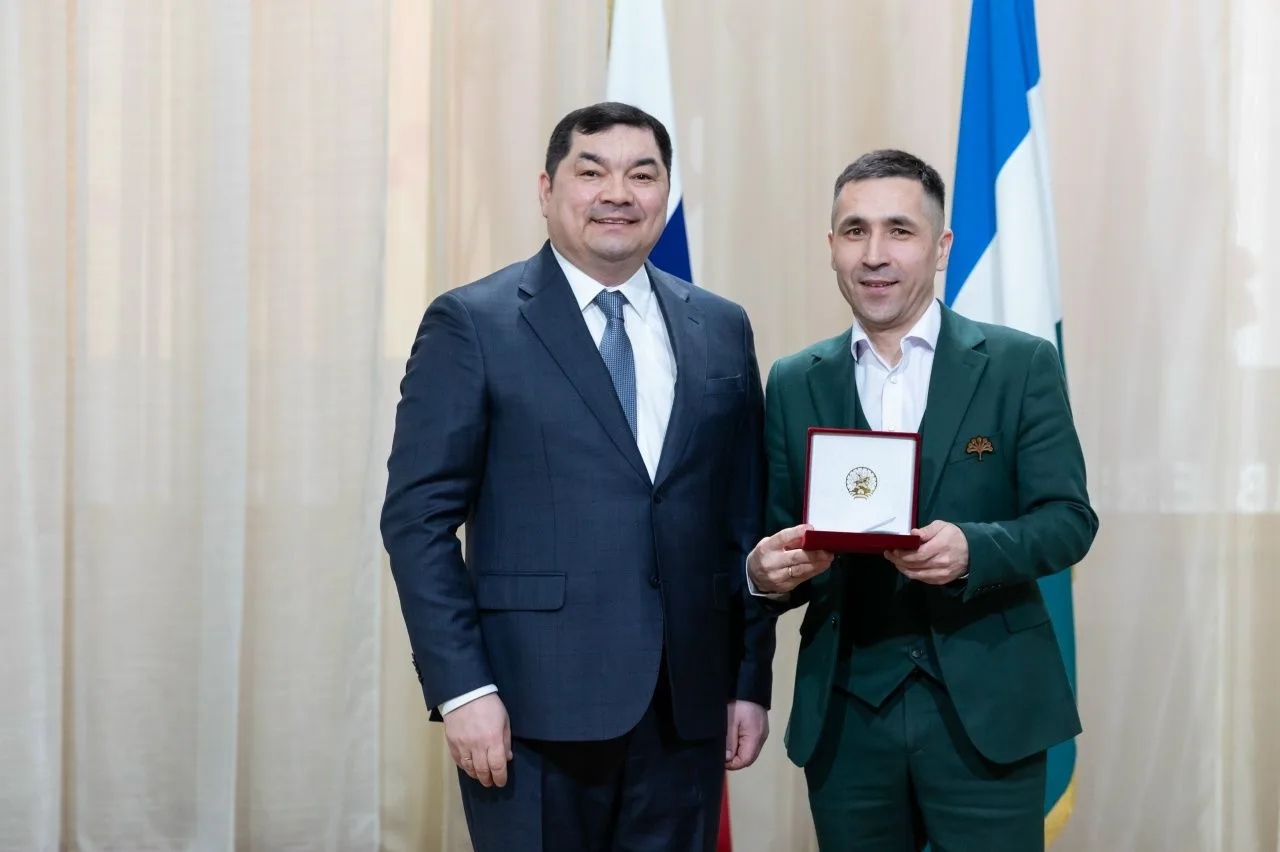 Звание «Заслуженный артист Республики Башкортостан» присвоено артисту Культурного центра «Атайсал» - Юниру Шамситдиновичу Сагинбаеву!