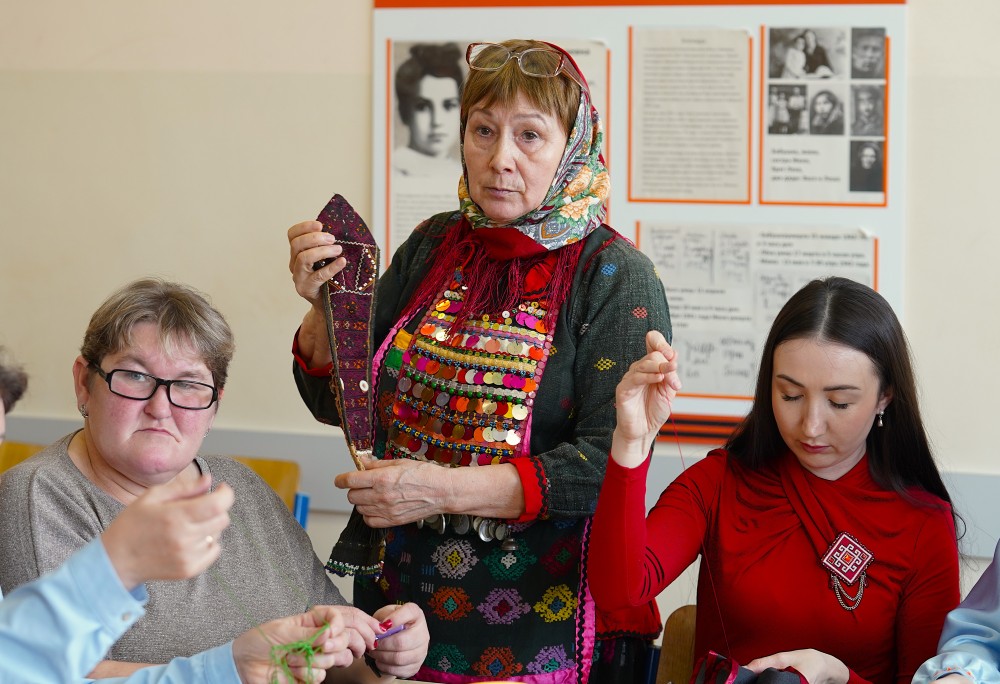 Финн-уғыр халыҡтары фольклор коллективтарының «Ший мундыра» («Көмөш йомғаҡ») ижади фестиваль-конкурсына әҙерлек сиктәрендә Өфөлә фәнни семинар үтте