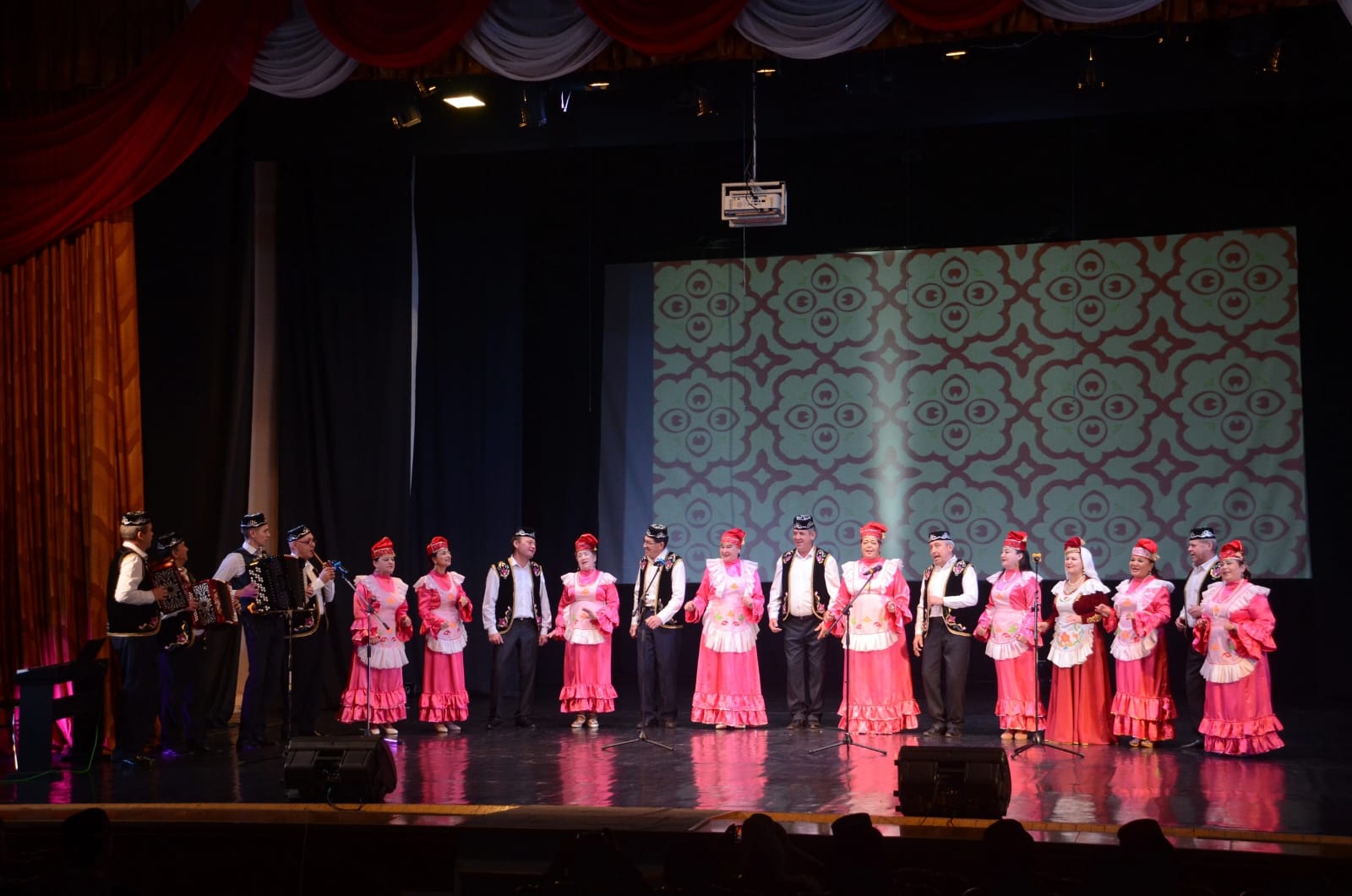 Сегодня в Дюртюлинском районе собрались исполнители татарской песни