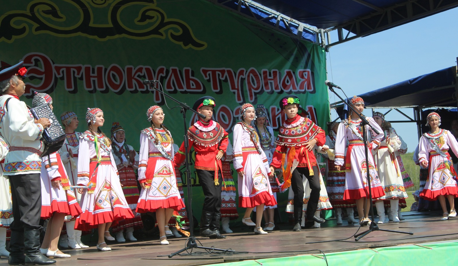В Республиканском празднике национальных культур  «Этнокультурная мозаика» были представлены обряды разных народов