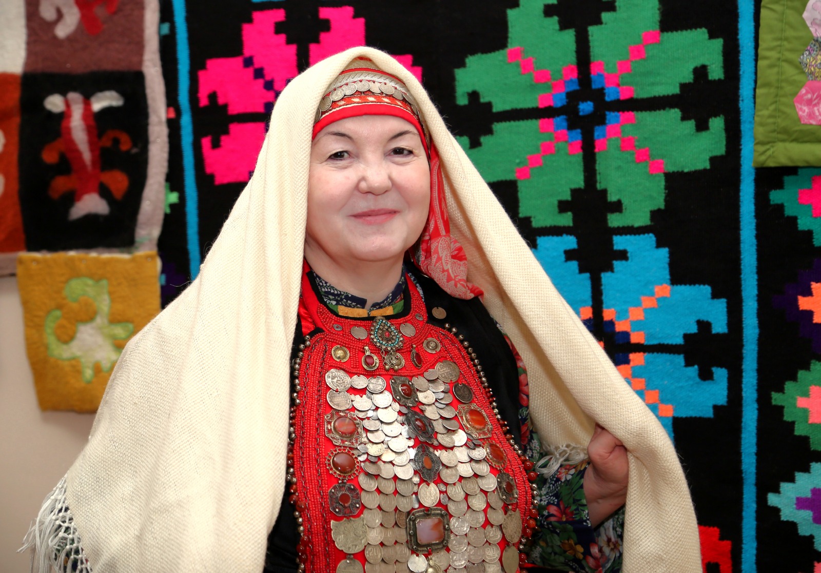 «Открыла мир творчества», - говорит мастерица по башкирским тканым шалям Алия Камзина из Уфы