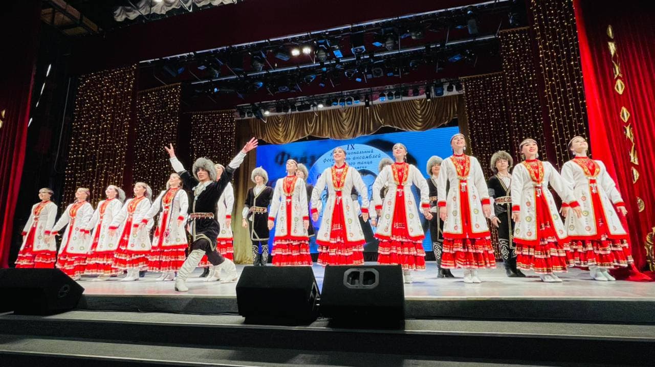 В Мелеузе дали старт фестивалю ансамблей народного танца на приз имени Файзи Гаскарова
