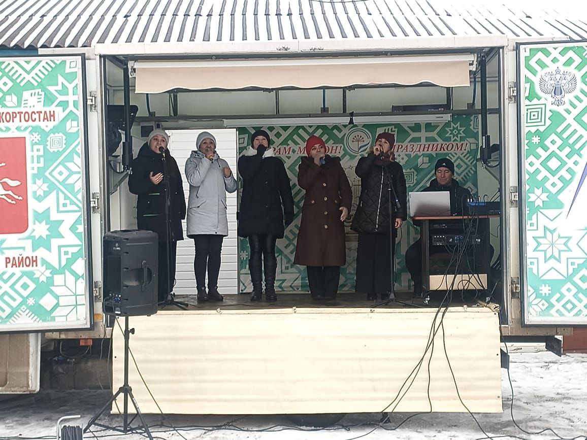 Автоклуб Салаватского района выступает с  «зимними» концертами