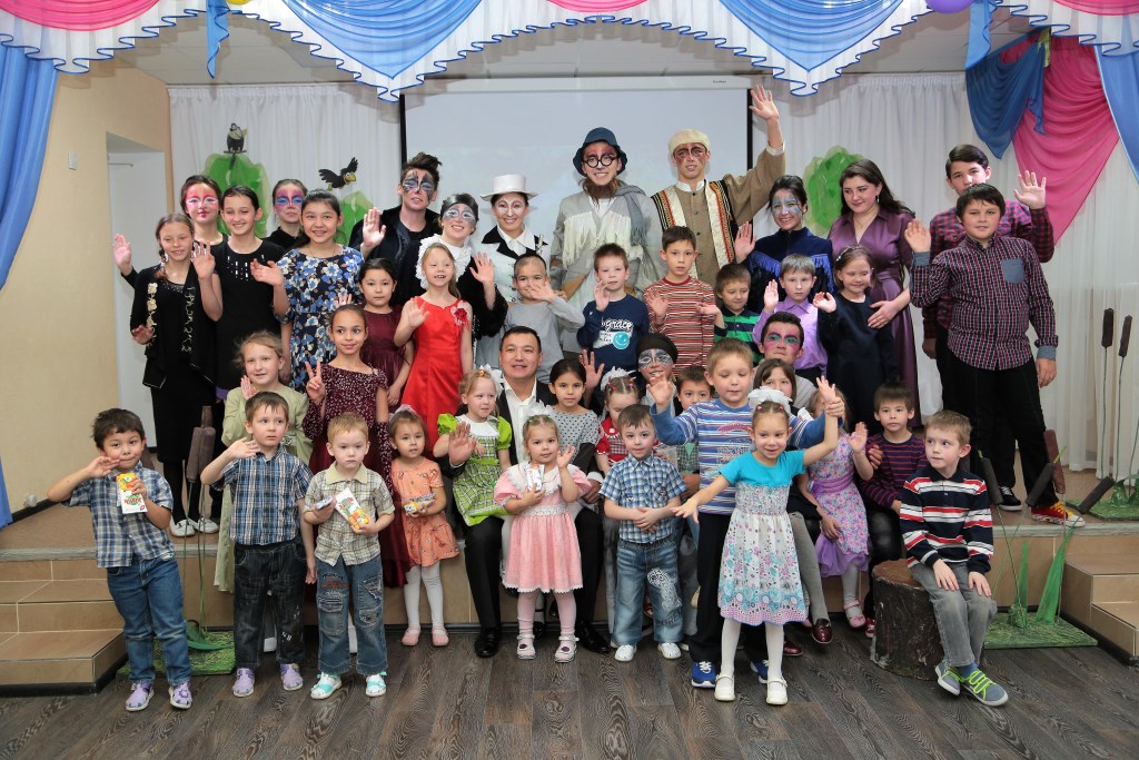 Народный театр «Ҡорос» организовал показ спектаклей в детском доме и социальном приюте