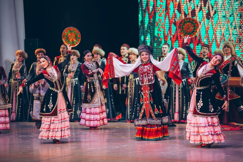 Фольклорный ансамбль песни и танца «Мирас» примет участие на фестивале национальных культур