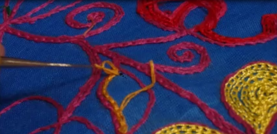 Традиционная тамбурная вышивка