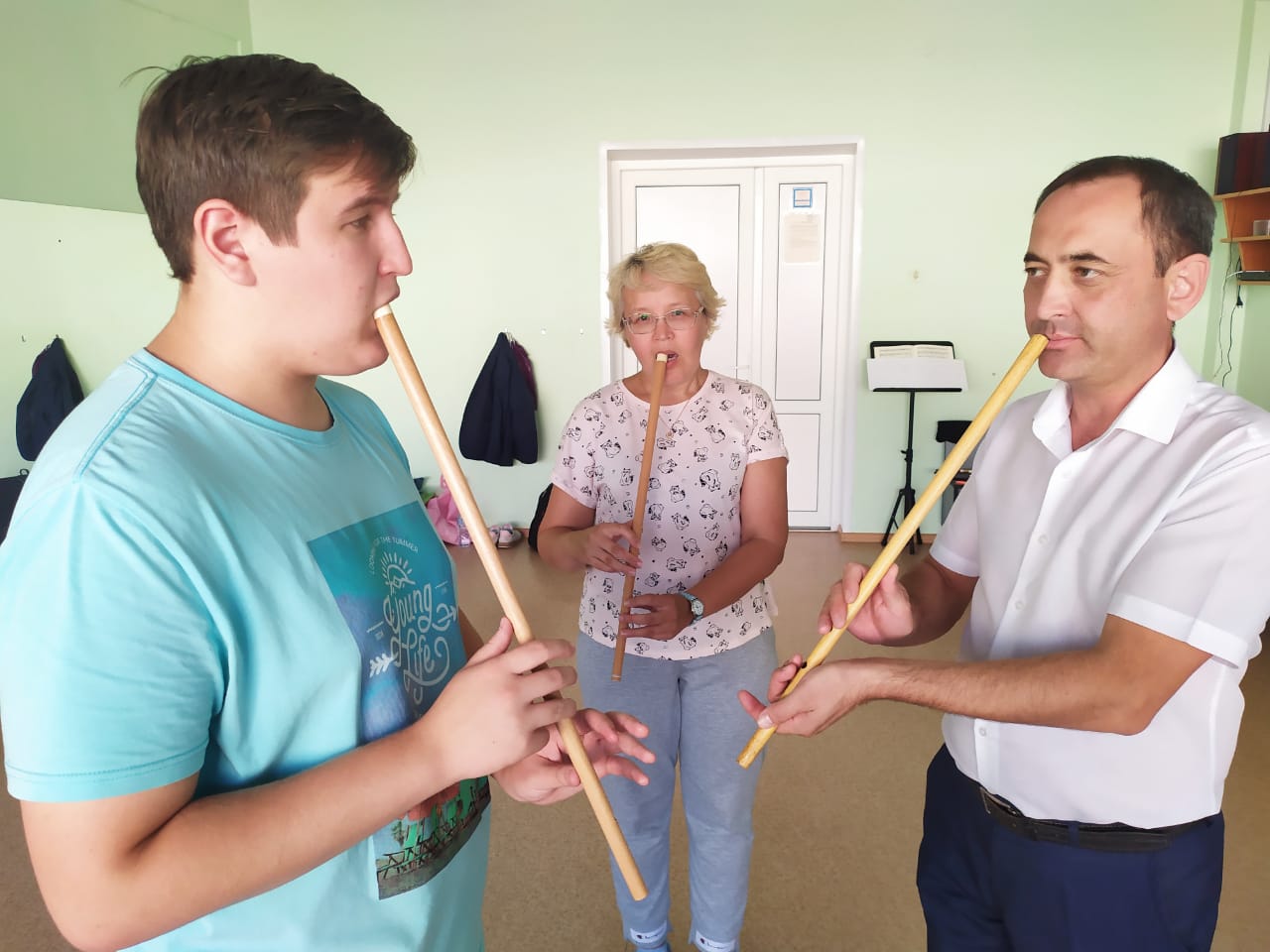 В Свердловской области прошли мастер-классы по обучению башкирским народным танцам и игре на народных инструментах курай и кубыз