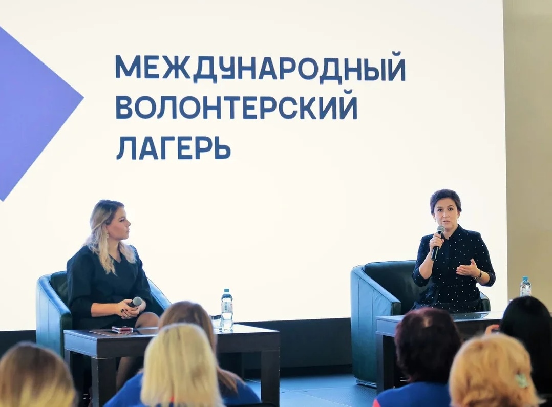 Участники Международного волонтёрского лагеря встретились с министром культуры Аминой Шафиковой
