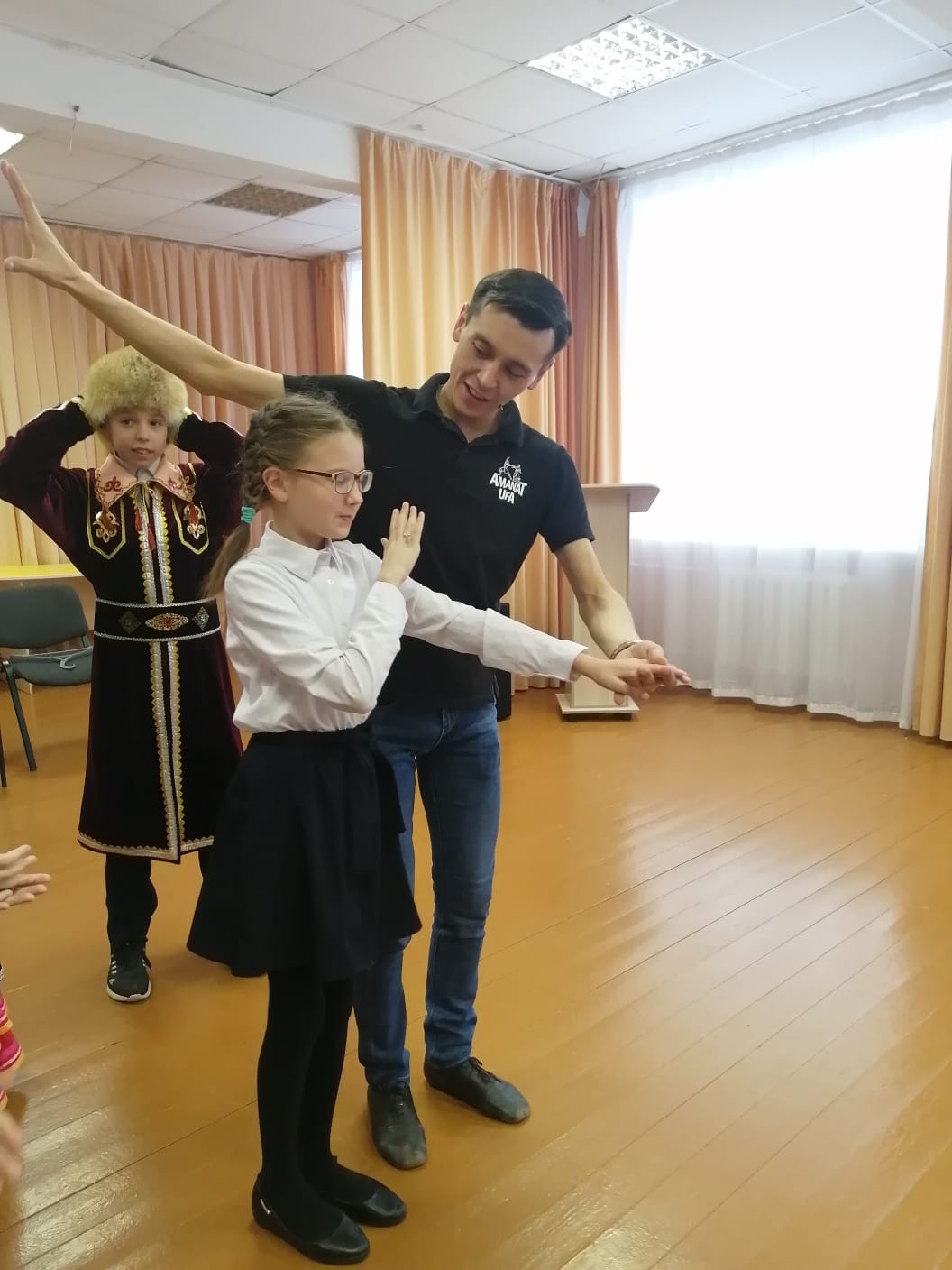 В Уфимской санаторной школе-интернате прошли практические занятия по башкирской хореографии