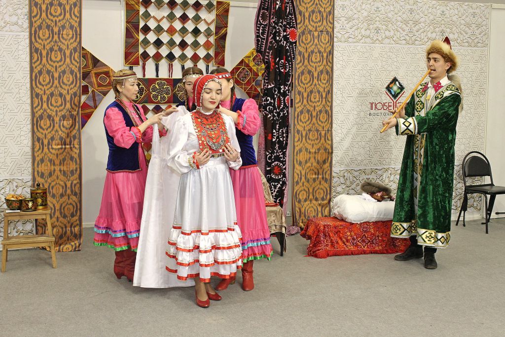 Башкирский обряд «Подготовка приданого невесты» («Бирнә әҙерләү»)