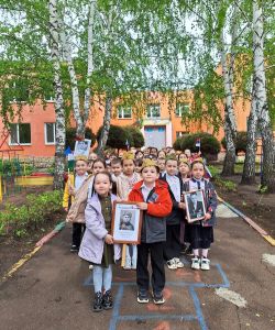 bessmertnyj_polk_2024._podgotovitelnaa_gruppa_no5_podsolnuhi